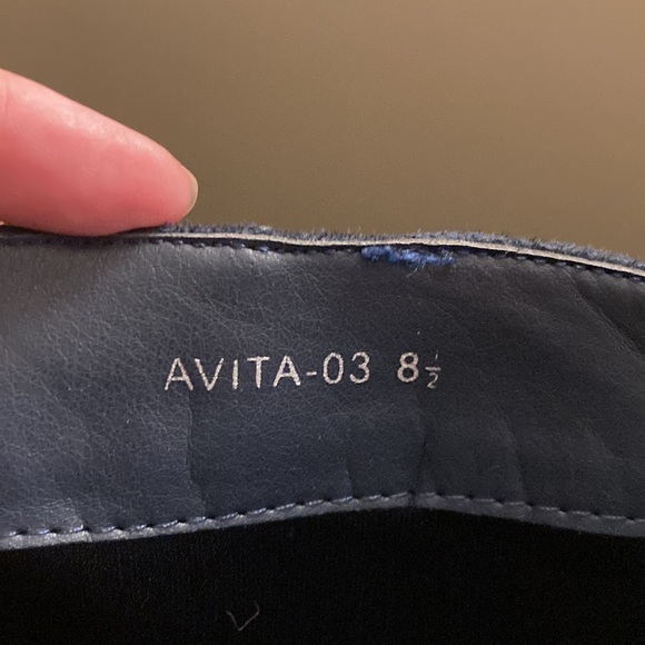 Refresh Navy Faux Suede Boots, size 8.5 pull on with 1/2 zipper - Picture 13 of 16